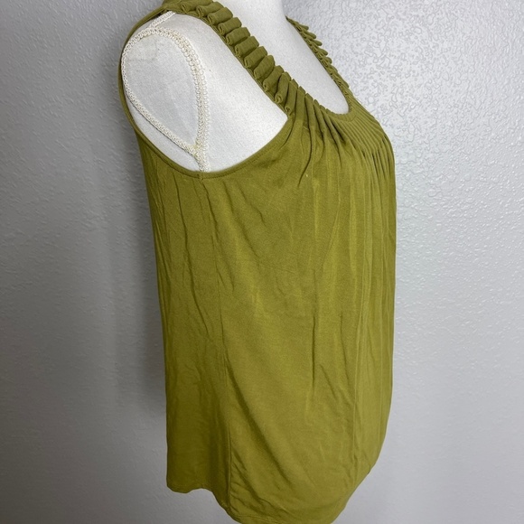 August Silk Option Olive green sleeveless tank top - Picture 5 of 9